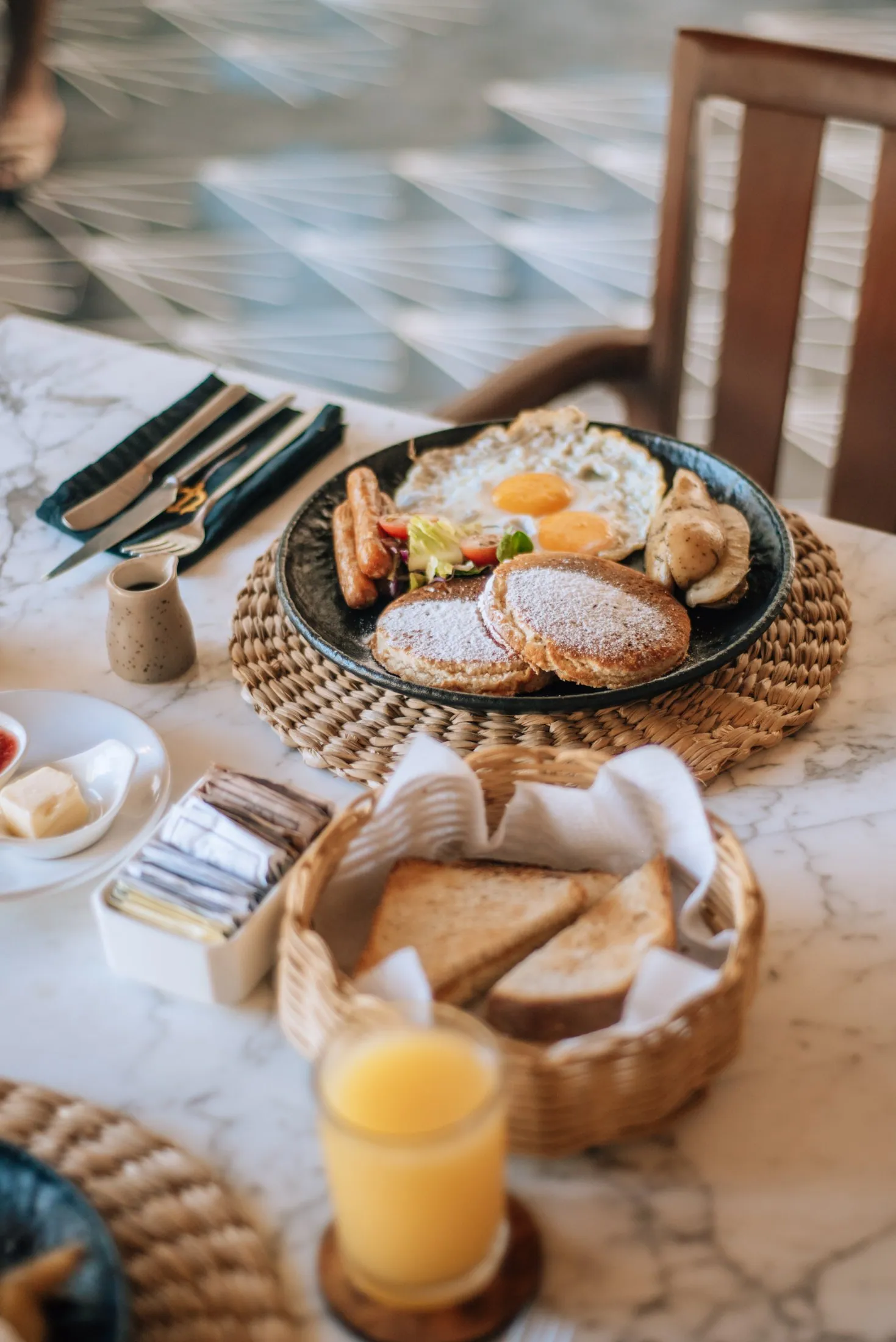 Breakfast basket, fruit and juice